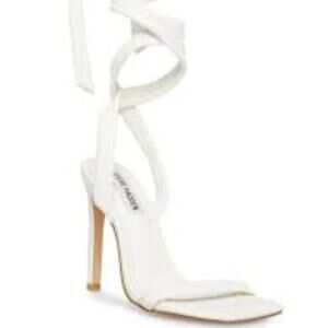 STEVE MADDEN UTILIZE WHITE SANDAL HEELS SIZE 7 COLOR WHITE BRAND NEW WITH BOX